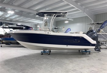 2022 Robalo R222 Biscayne Blue/White Boat